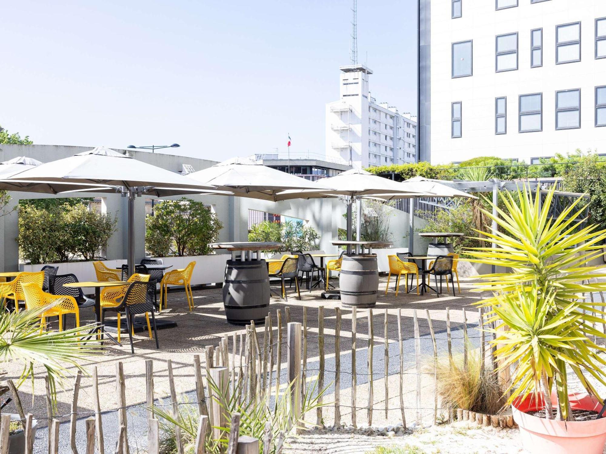 Ibis Bordeaux Centre Meriadeck Esterno foto