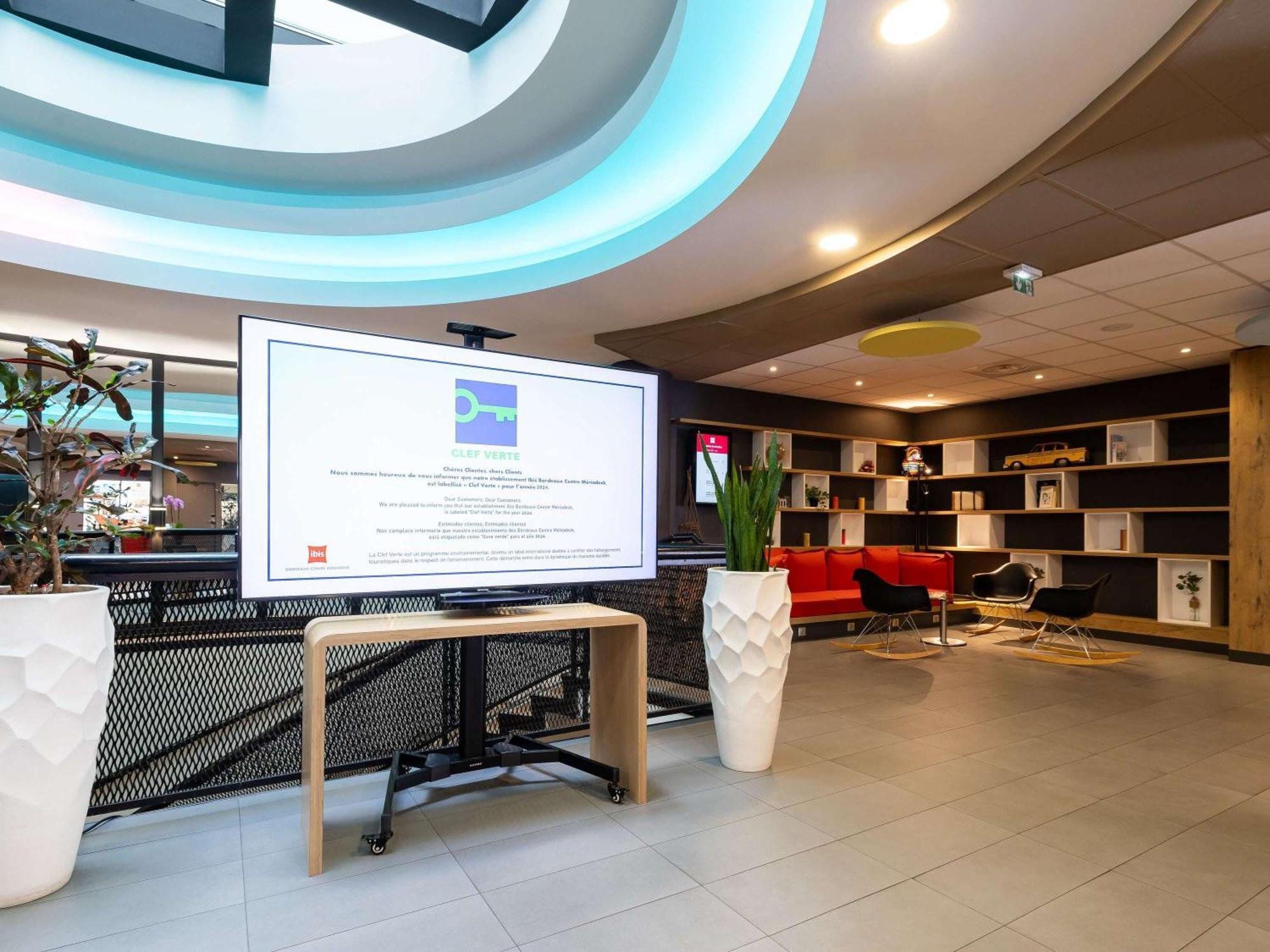 Ibis Bordeaux Centre Meriadeck Esterno foto