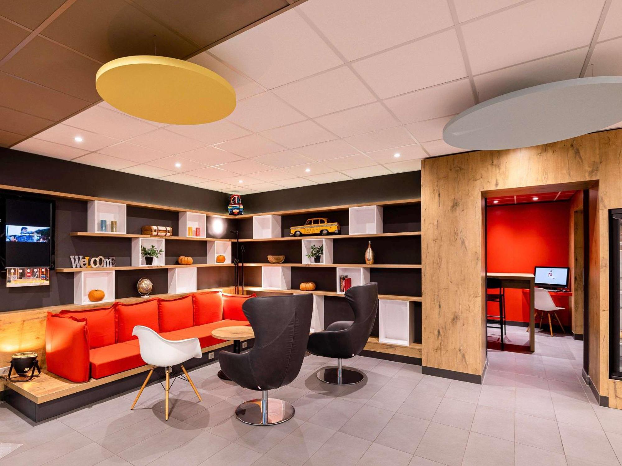 Ibis Bordeaux Centre Meriadeck Esterno foto